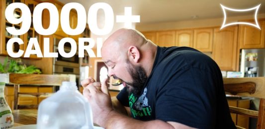 Über 320g Fett und 9000+ Kalorien jeden Tag - DAS isst Brian Shaw vor den Arnold Classics!