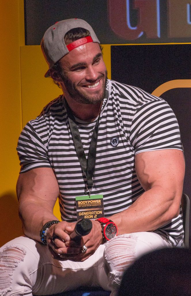 Calum von Moger erklärt, was wirklich beim Klippensturz passiert ist! Calum von Moger erklärt, was wirklich beim Klippensturz passiert ist!