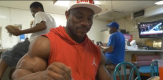 Dexter Jackson: „Die kommenden 4 Wochen will ich einfach nur fett werden“ Dexter Jackson: "Die kommenden 4 Wochen will ich einfach nur fett werden"
