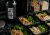 Diät im Bodybuilding: Fett verlieren und Muskeln schützen Wie du in der Bodybuilding-Diät Fett verlierst, Muskeln schützt und mit Kaloriendefizit, Makros, Training und Refeeds erfolgreich cuttest.