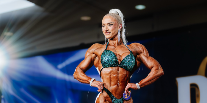 ifbb-figure-ankuendigung-olympia-2026 Die IFBB kündigt Änderungen für die Figure-Klasse an: Strengere Bewertung und mögliche Gewichtslimits sollen das Leistungsniveau künftig regulieren.